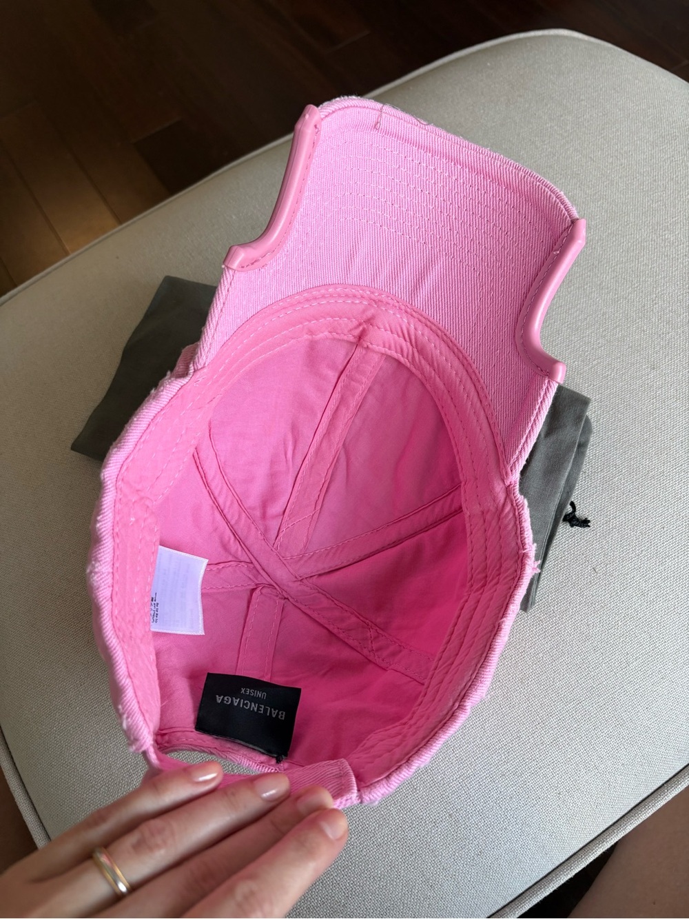 Balenciaga Unisex Laurel Baseball Cap Distressed Baby Pink Logo One Size - Picture 11 of 14
